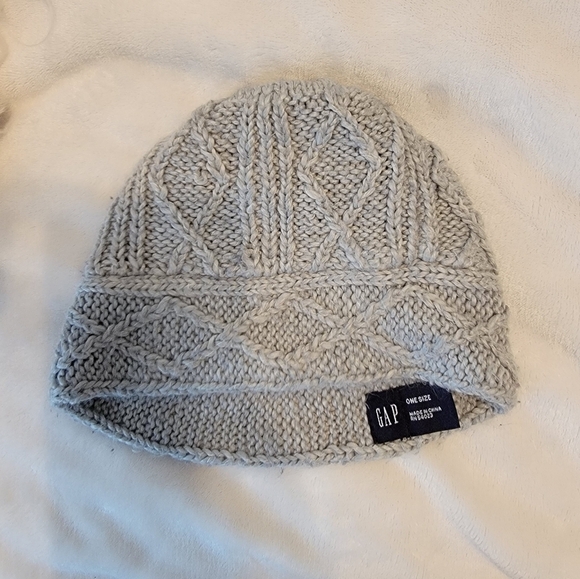 GAP Cable Knit Beanie - Picture 3 of 5